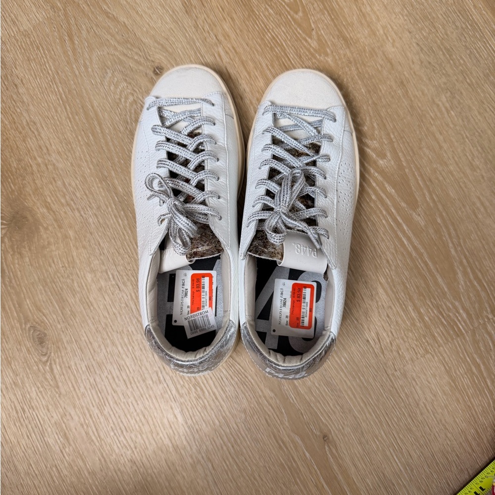NWT P448 SNEAKERS